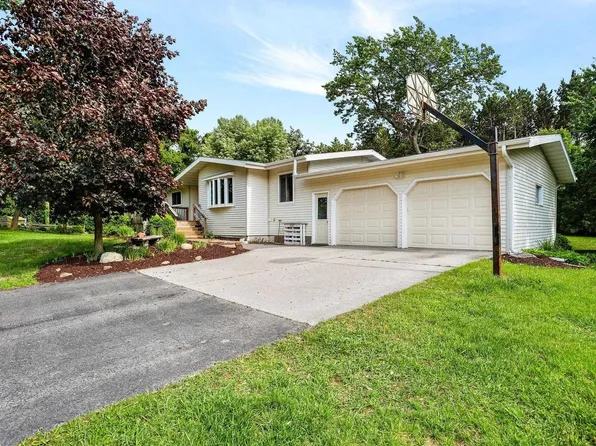 10221 Schoenemann Road, Mazomanie, WI 53560