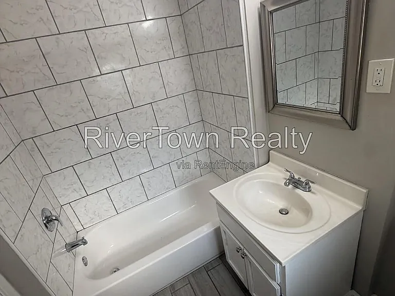 187 N Holmes St — Photo 17