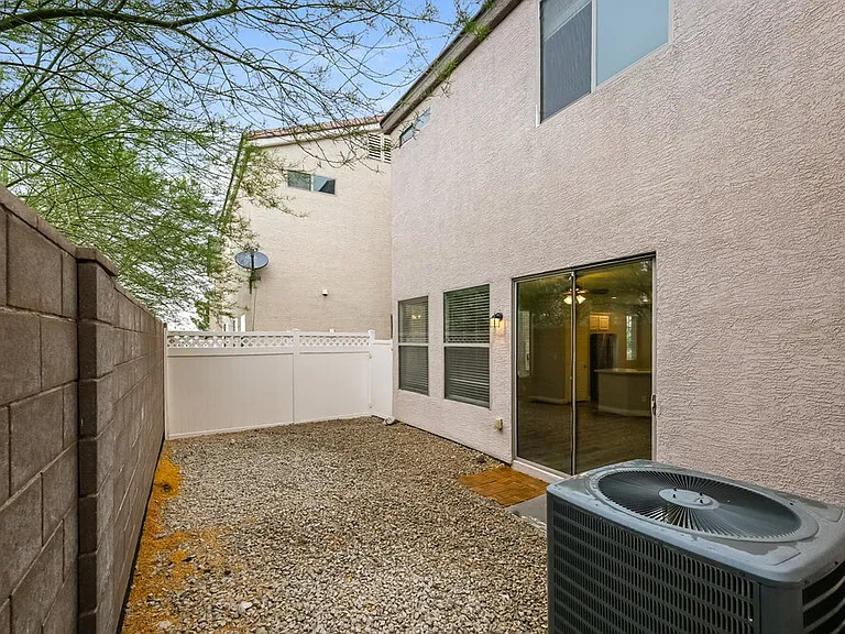 8115 Altamont Ridge St — Photo 17