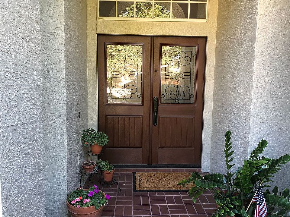 2nd image of 833 Palmetto Ter