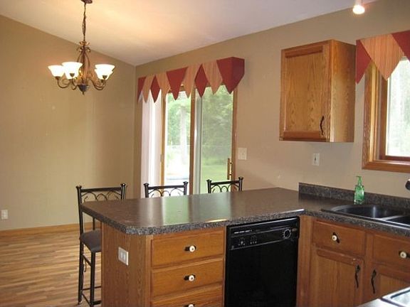 3rd image of 5820 Wintergreen Dr