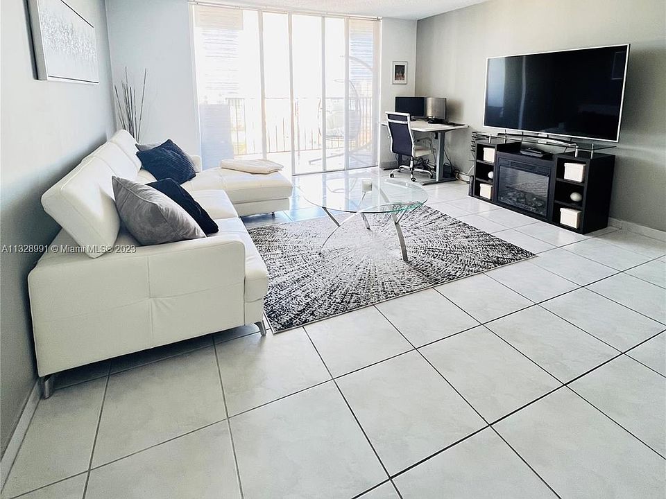 1st image of 2780 NE 183rd St APT 2015