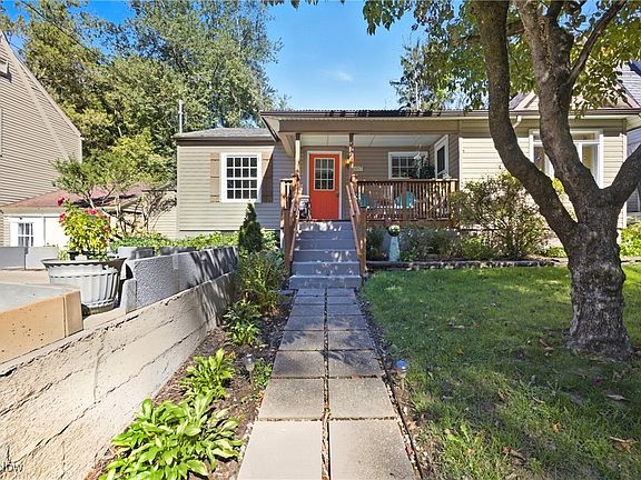 2nd image of 1017 Emerson Ave