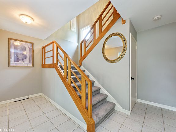 2nd image of 2016 Westview Dr