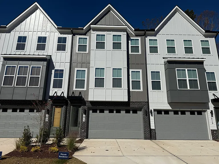 1013 Regalia Rd — Photo 1