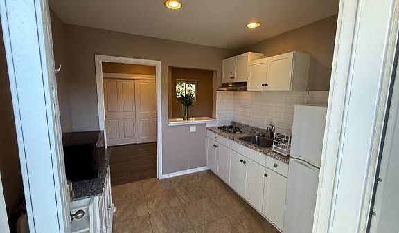 2nd image of 4630 Portola Dr #A
