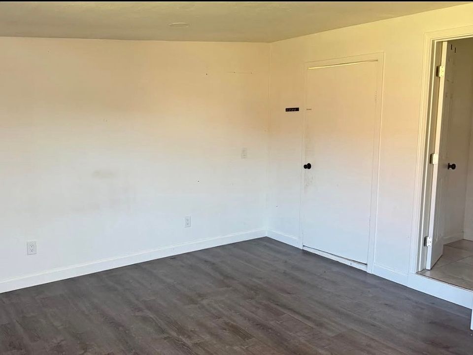 1st image of 7820 Prairie Mound Way