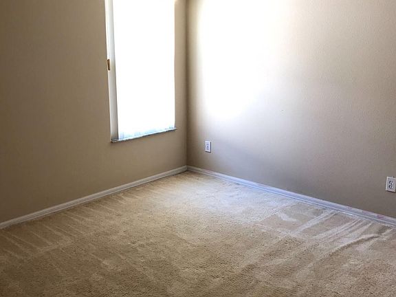 5th image of 1721 Golfview Dr