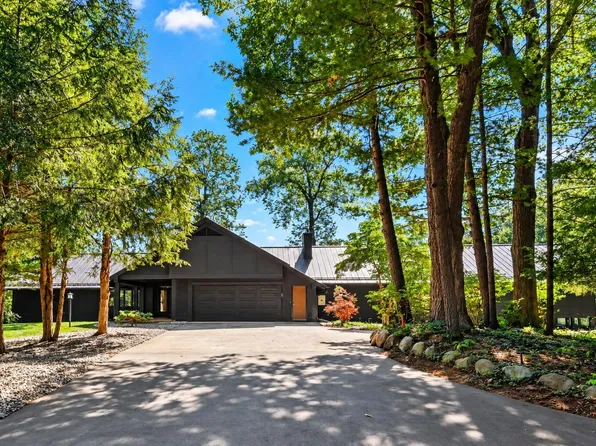 14170 Lake Michigan Dr, West Olive, MI 49460