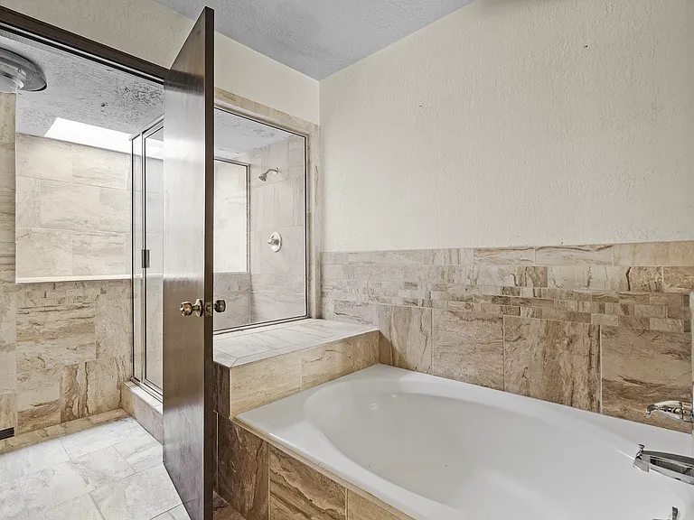 5856 Mira Serena Dr — Photo 21