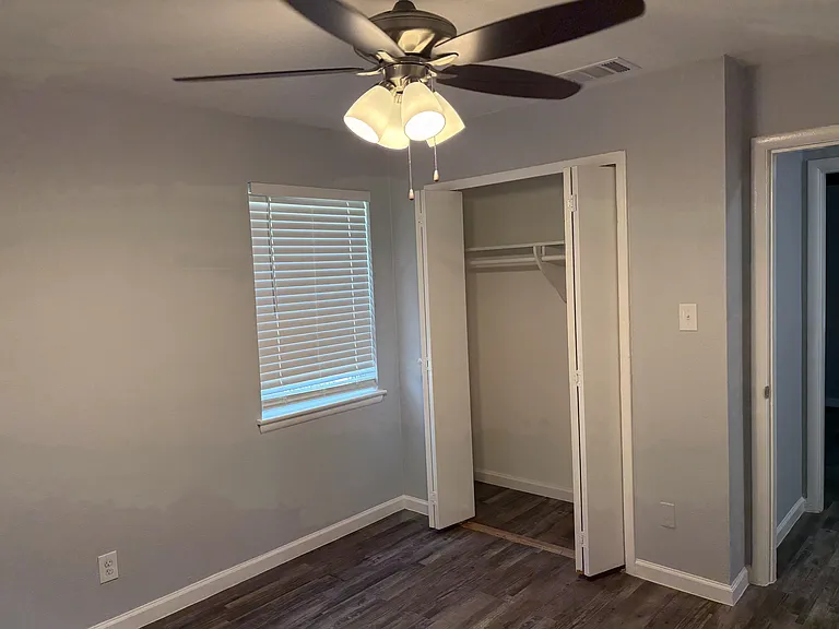 729 Cranbrook Ln — Photo 9