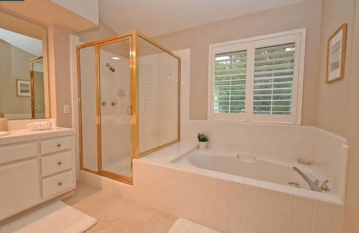 3 bed, 2195 sqft, $5,500 — Photo 4