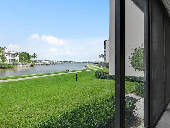 3rd image of 11370 Twelve Oaks Way #114