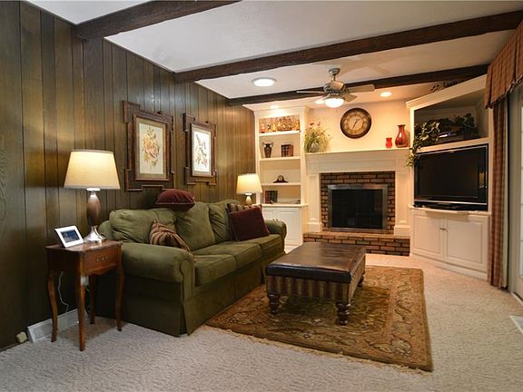 5th image of 32602 Carriage Ln