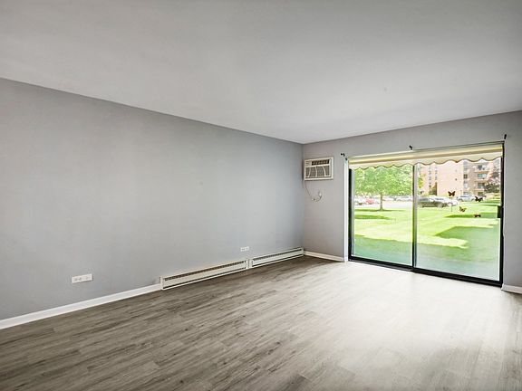 3rd image of 931 Arquilla Dr #131