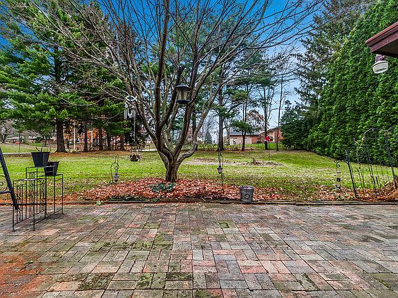 Private Showing 330-715-6328