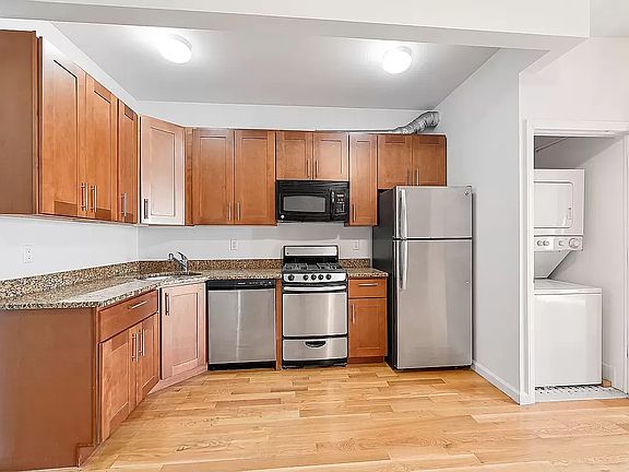 5th image of 172 E 108th St APT 1