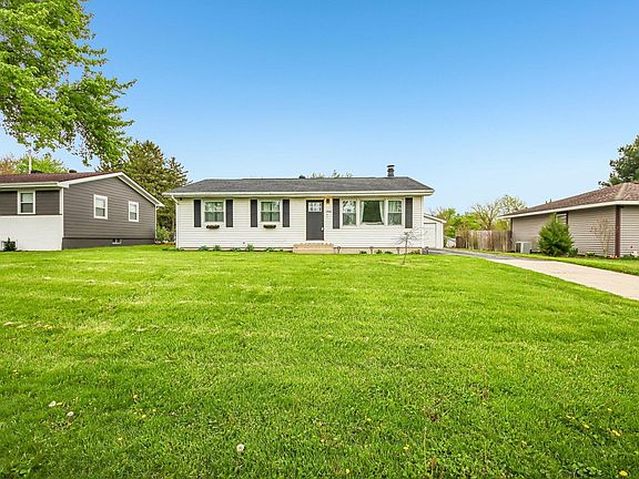 3rd image of 1906 Edison St