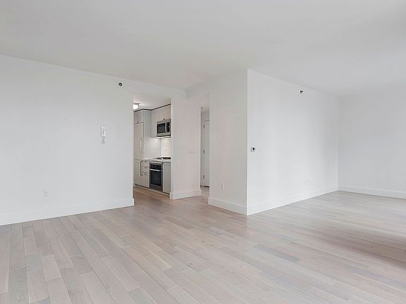 5th image of 389 E 89th St APT 9A