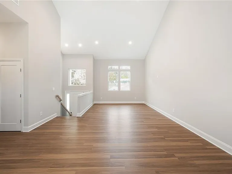 2295 Brandon Ct NE — Photo 5