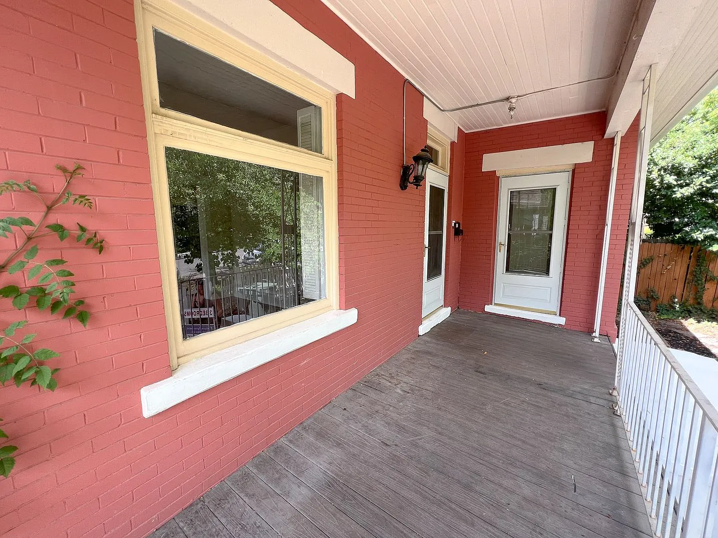 Aves Stunner! Deck W/ Pergola, Hrdwood! Price Drop & Free Rent! — Photo 3