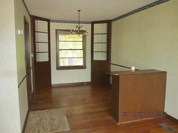 4th image of 1008 Clover Ln