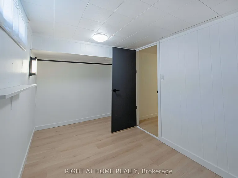 69 Alayne Cres — Photo 29