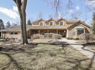 910 Heather Rd, Deerfield, IL 60015