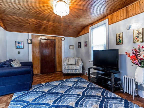 5th image of 10121 Nicolls Ave