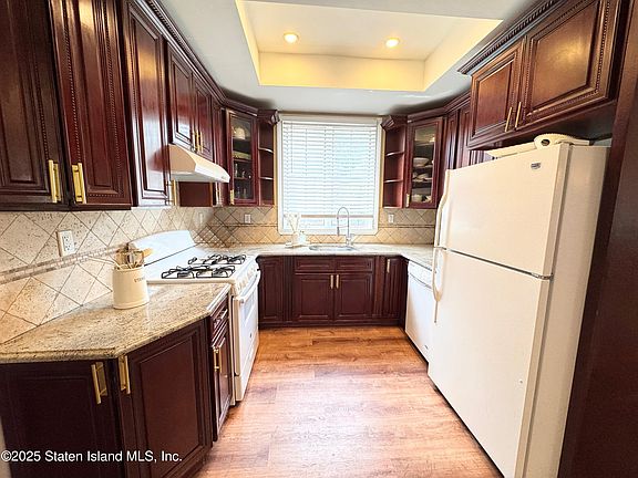 3rd image of 48 Macfarland Ave