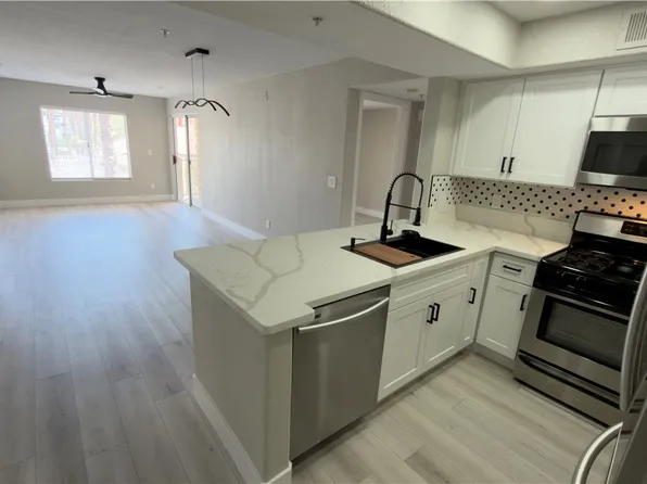 5000 Red Rock St APT 210, Las Vegas, NV 89118