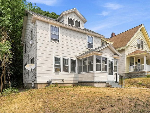 3rd image of 431 Delaware St SE