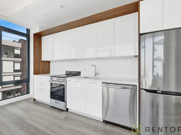 224 East 135th Street 1517 image 3 of 31