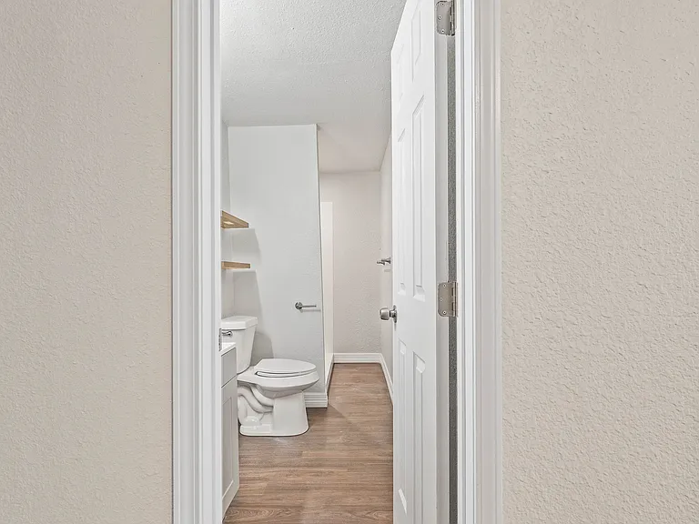 11700 N Oak St — Photo 14