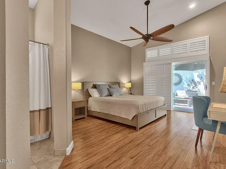 1138 E Amberwood Dr — Photo 20