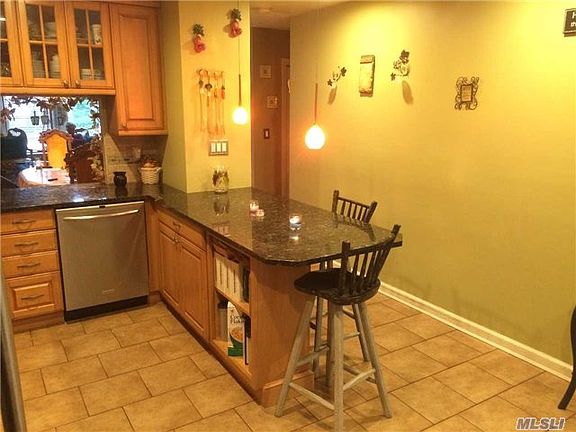 5th image of 36 Sprucewood Blvd