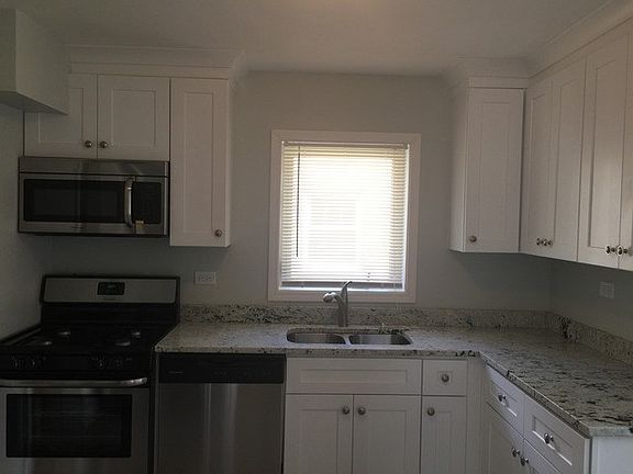 2nd image of 1813 Suffolk Ave