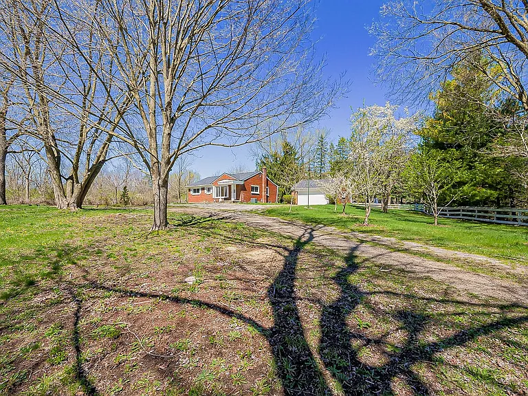 8701 Brookville Rd — Photo 46