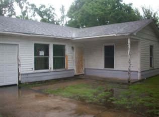 2202 E Trinity St, Victoria, TX 77901