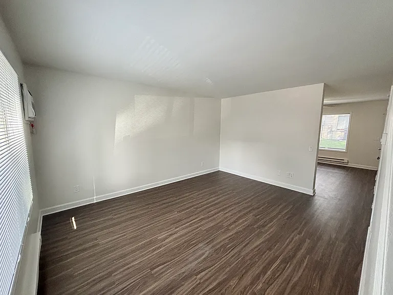 575 Schiller St #17 — Photo 2