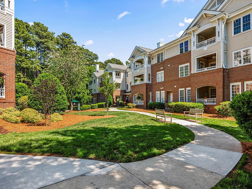 1st image of 100 Northbrook Dr APT 108