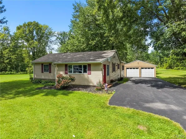 8983 Tyler Rd, Bridgeport, NY 13030