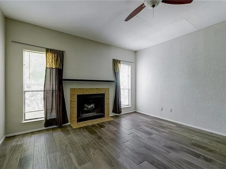 4406 Avenue A #3 — Photo 5