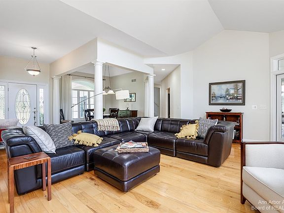 4th image of 11126 Hearthside Dr