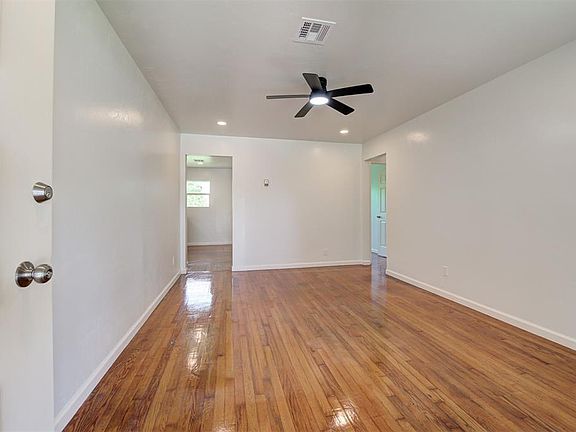 3rd image of 2837 SW 53rd St