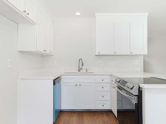 5th image of 4428 Jenwood St