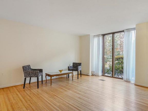 5th image of 10765 Deborah Dr