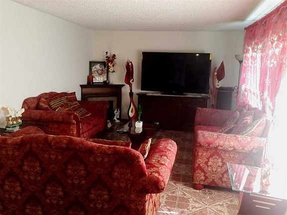 3rd image of 3504 Cheyenne Blvd