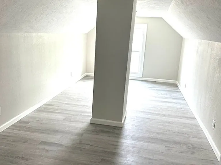 1304 Buffalo St — Photo 15