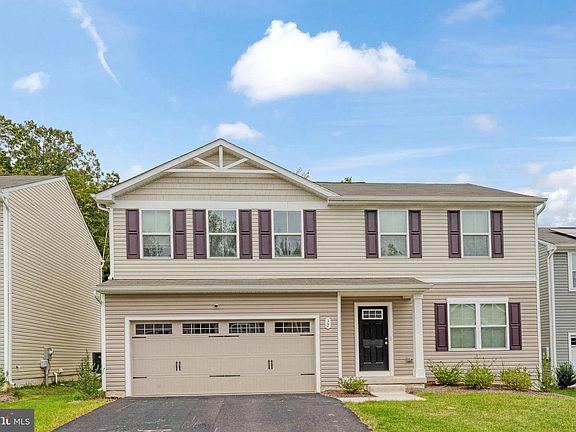 2nd image of 32 Tilia Dr